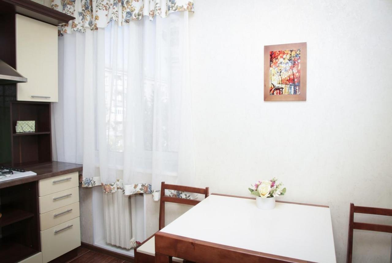 Apartments On Moskovskaya Street Dnipro Exterior photo